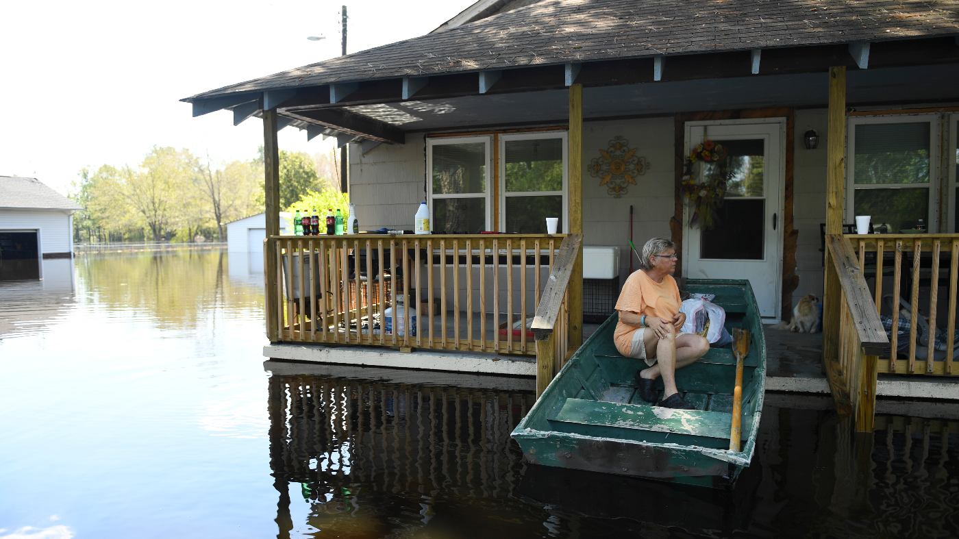 Kenan Chance's home is surrounded by flood water as the river Lumberton river continues to rise in the aftermath of Hurricane Florence on September 19, 2018 in Lumberton, North Carolina.